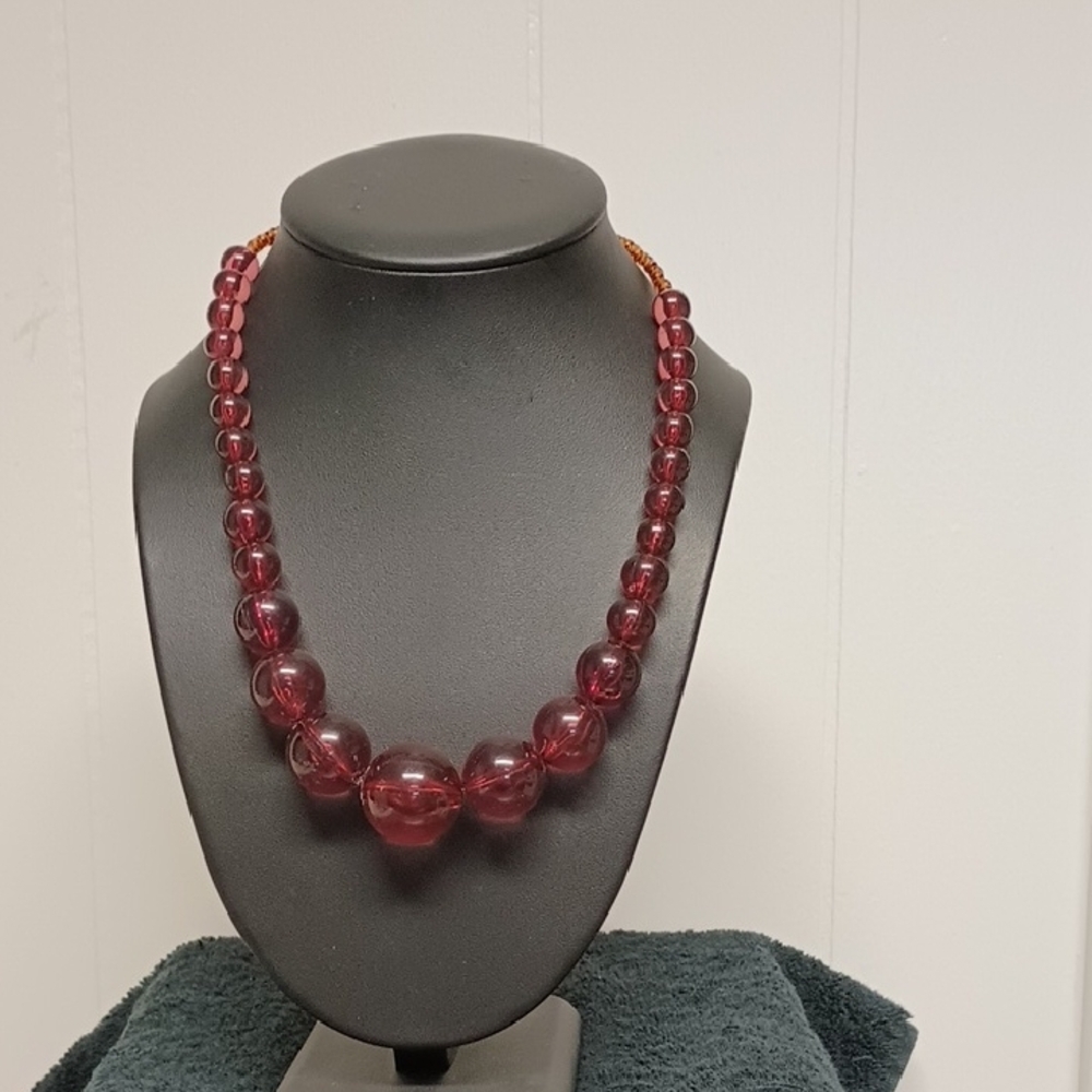 Vintage Acrylic Red Graduated Beaded Necklace
